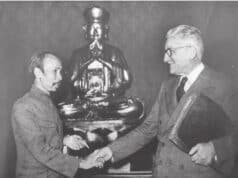 Cái bắt tay của Chủ tịch Hồ Chí Minh và Bộ trưởng thuộc địa Pháp Marius Moutet sau khi ký Tạm ước Việt - Pháp vào ngày 14/9/1946.